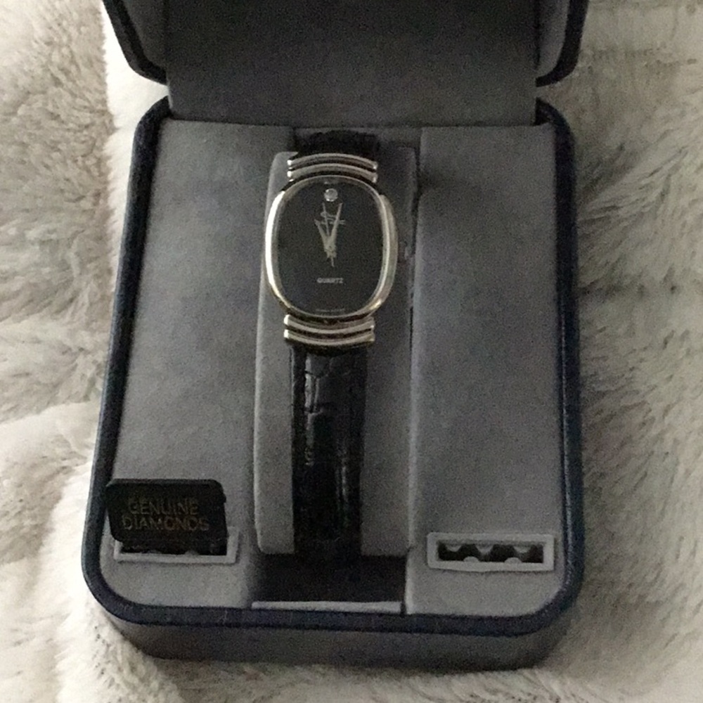 Oscar De La Renta Women’s Watch - Picture 4 of 8
